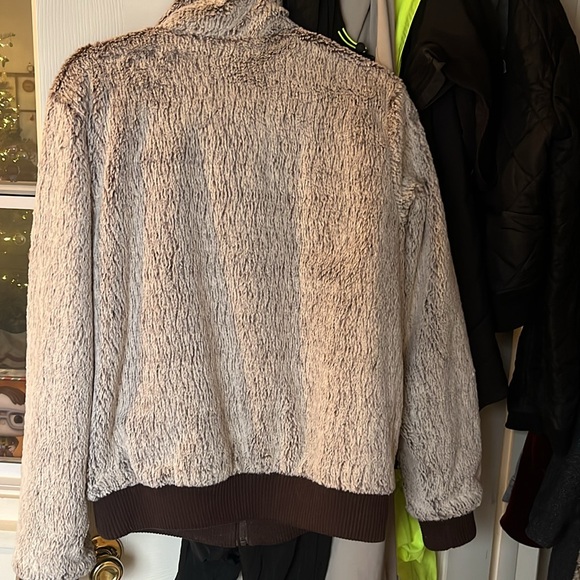 Patagonia Jacket - Picture 3 of 3